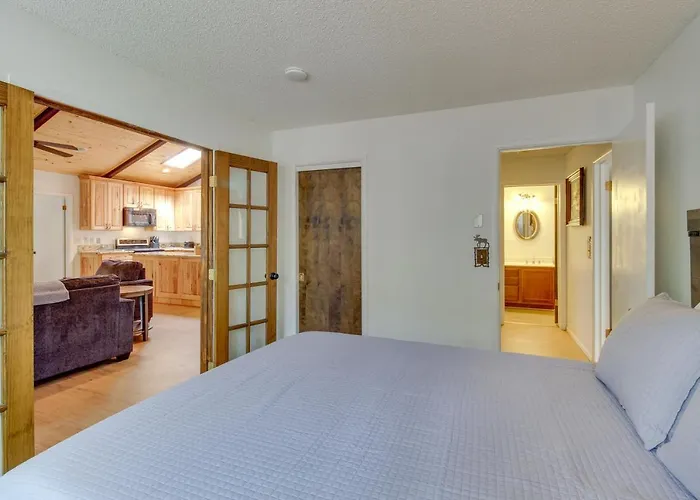 Peaceful Mountain Getaway In The Pines! *